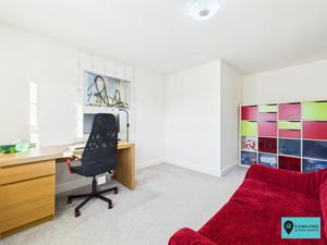 Bedroom- click for photo gallery